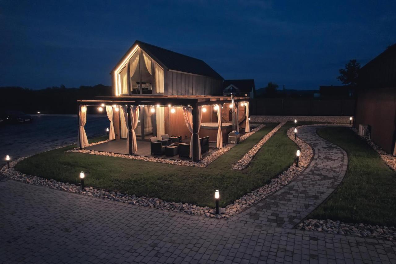 Village Resort Sauna & Jacuzzi & Netflix Tworkowa Exterior foto