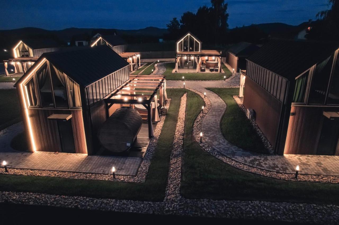 Village Resort Sauna & Jacuzzi & Netflix Tworkowa Exterior foto